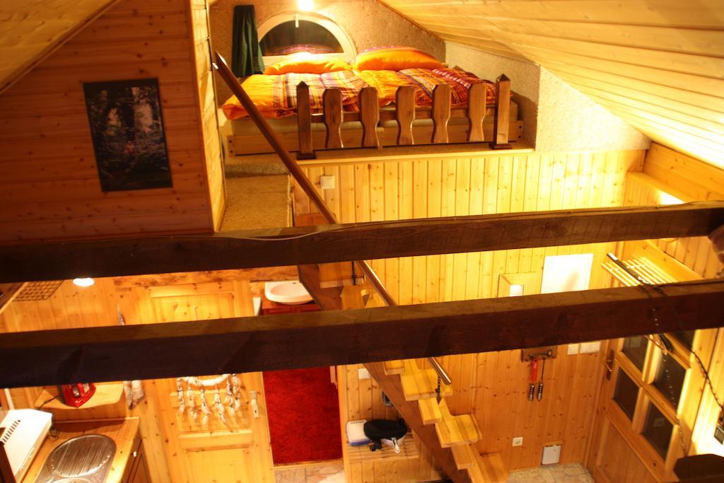 Norwegisches Holzhaus Villa นอยรุพพิน ภายนอก รูปภาพ